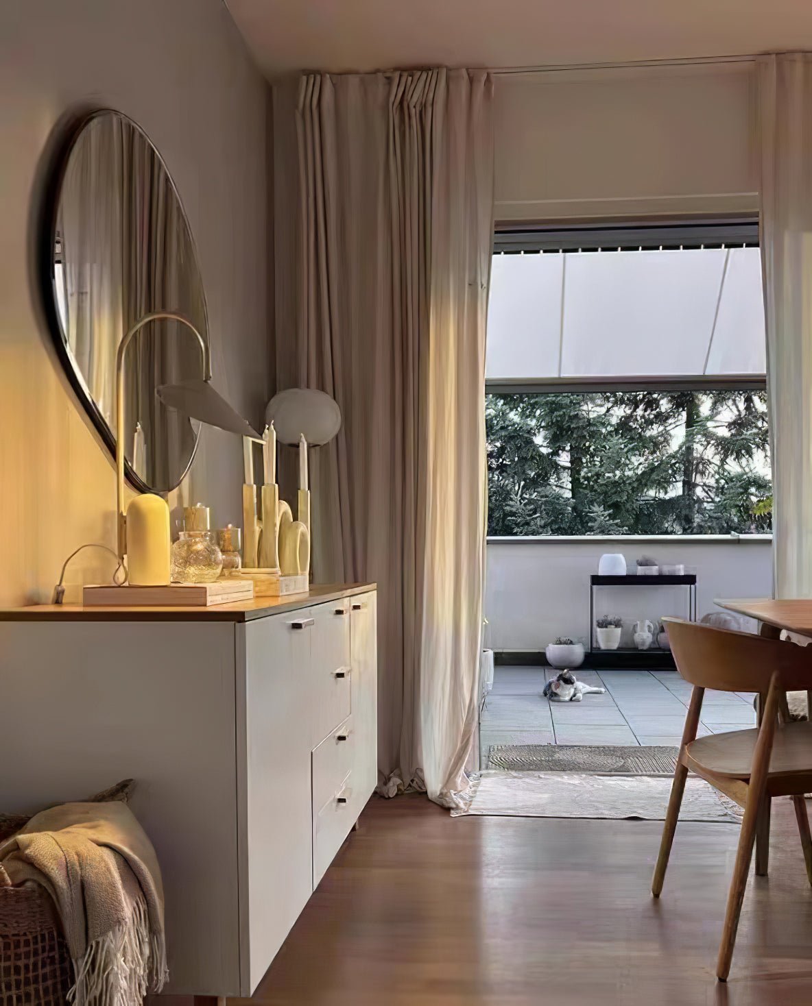 Arum Table Lamp – Elegant Adjustable Light with Marble Base