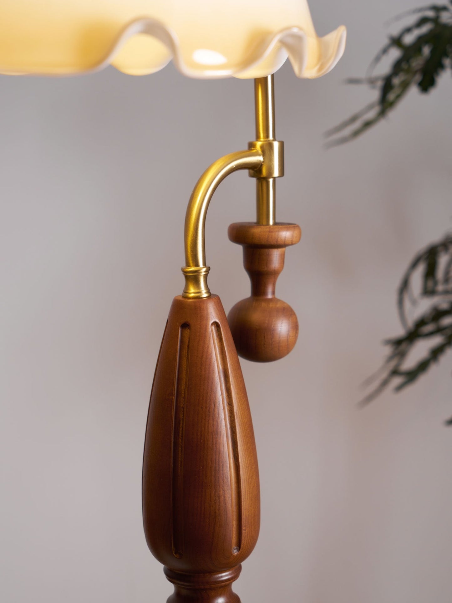 Heritage Bloom Floor Lamp With Vintage Floral & Frosted Glass Design