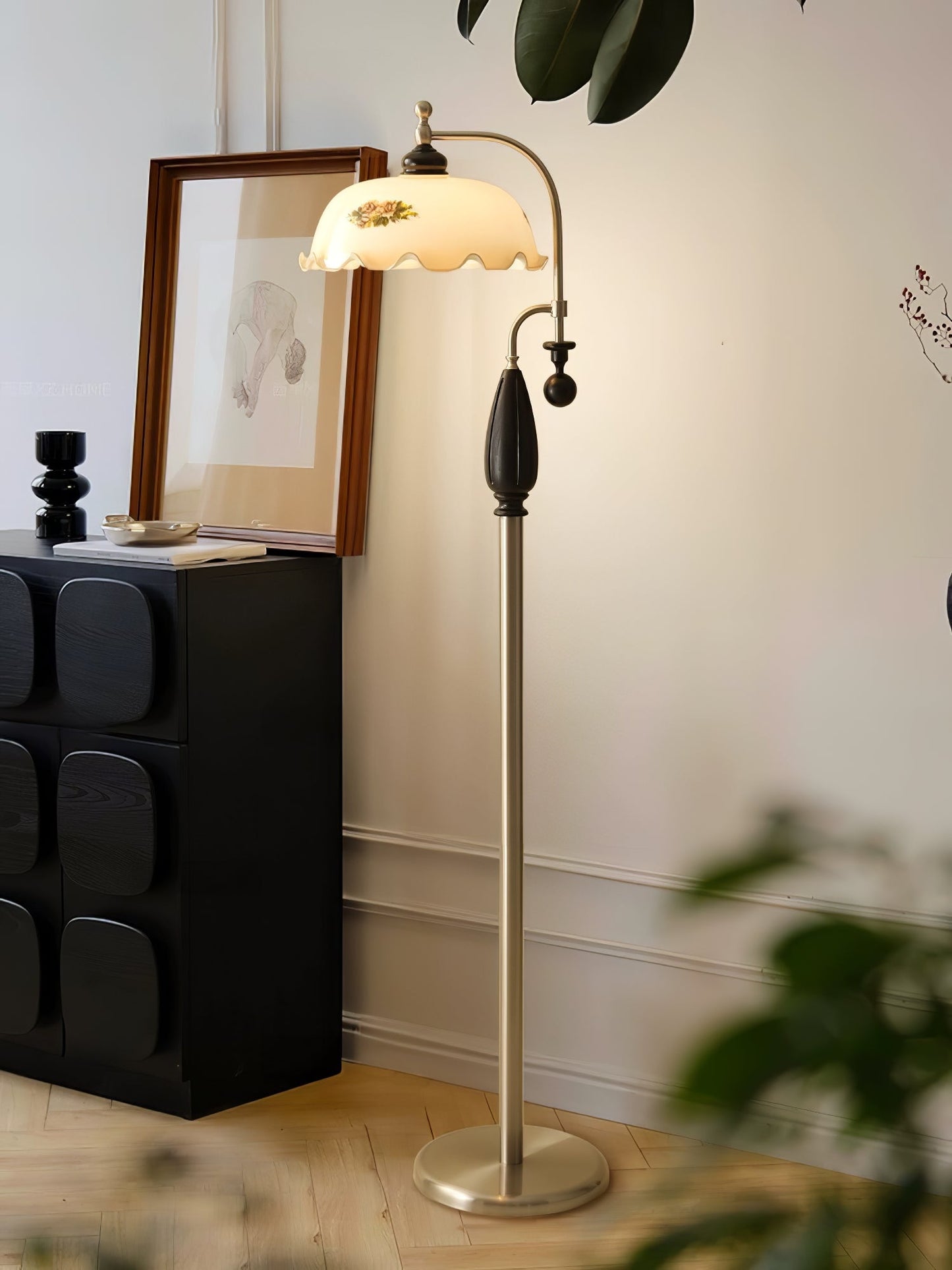 Heritage Bloom Floor Lamp With Vintage Floral & Frosted Glass Design