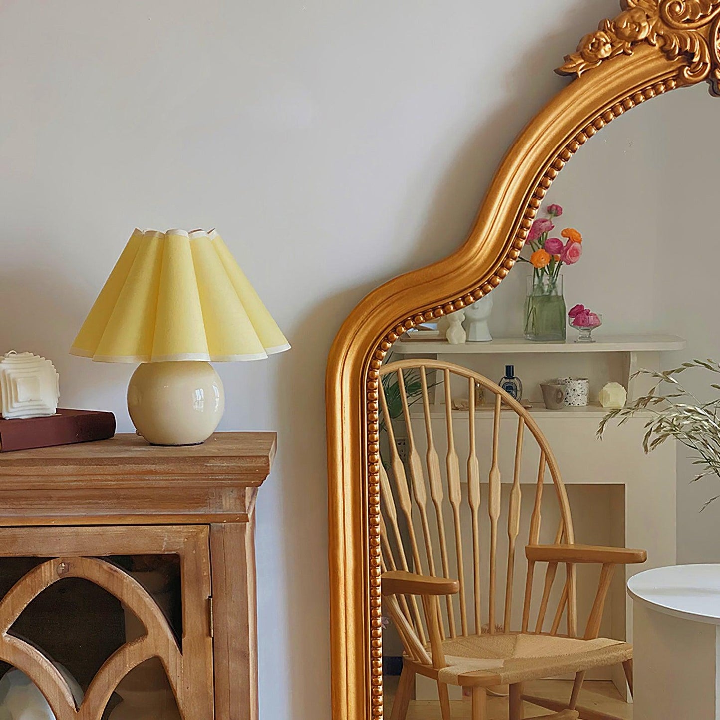 Kicsi Pleated Table Lamp – Ceramic Mushroom Lamp with Linen Shade for Bedroom, Living Room or Desk