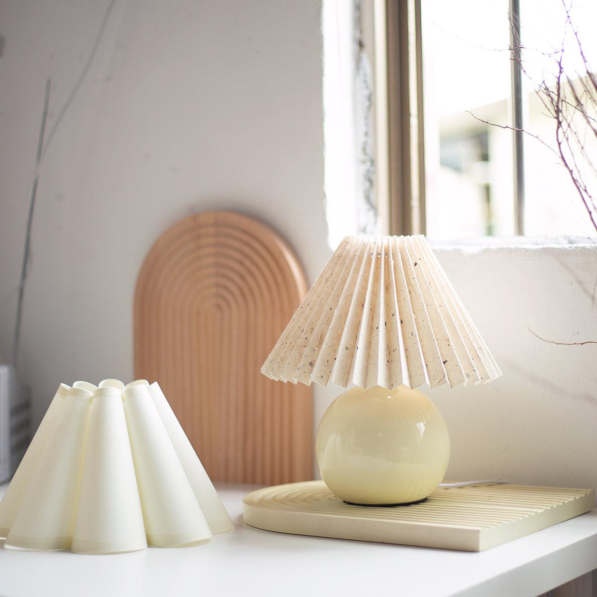 Kicsi Pleated Table Lamp – Ceramic Mushroom Lamp with Linen Shade for Bedroom, Living Room or Desk