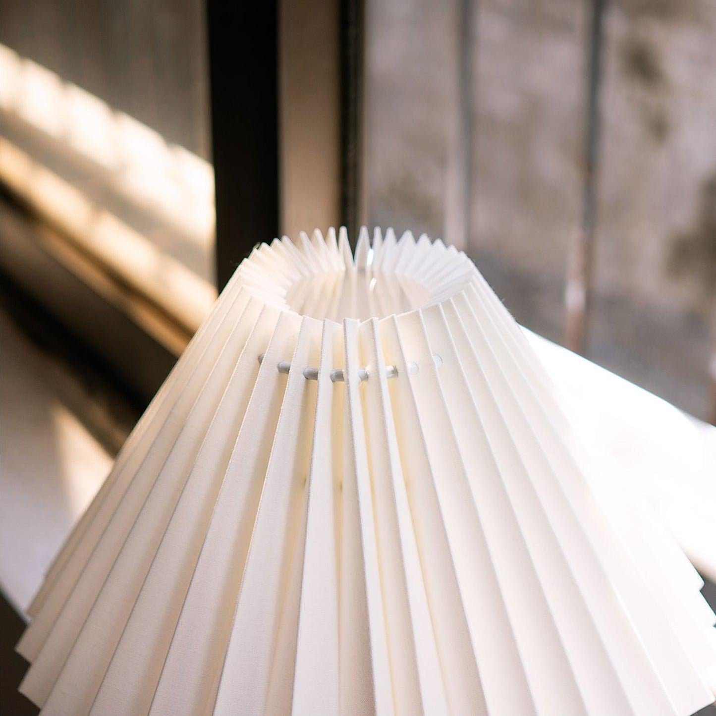 Leo Table Lamp Ribbed Ceramic White Linen LED Indoor Lighting