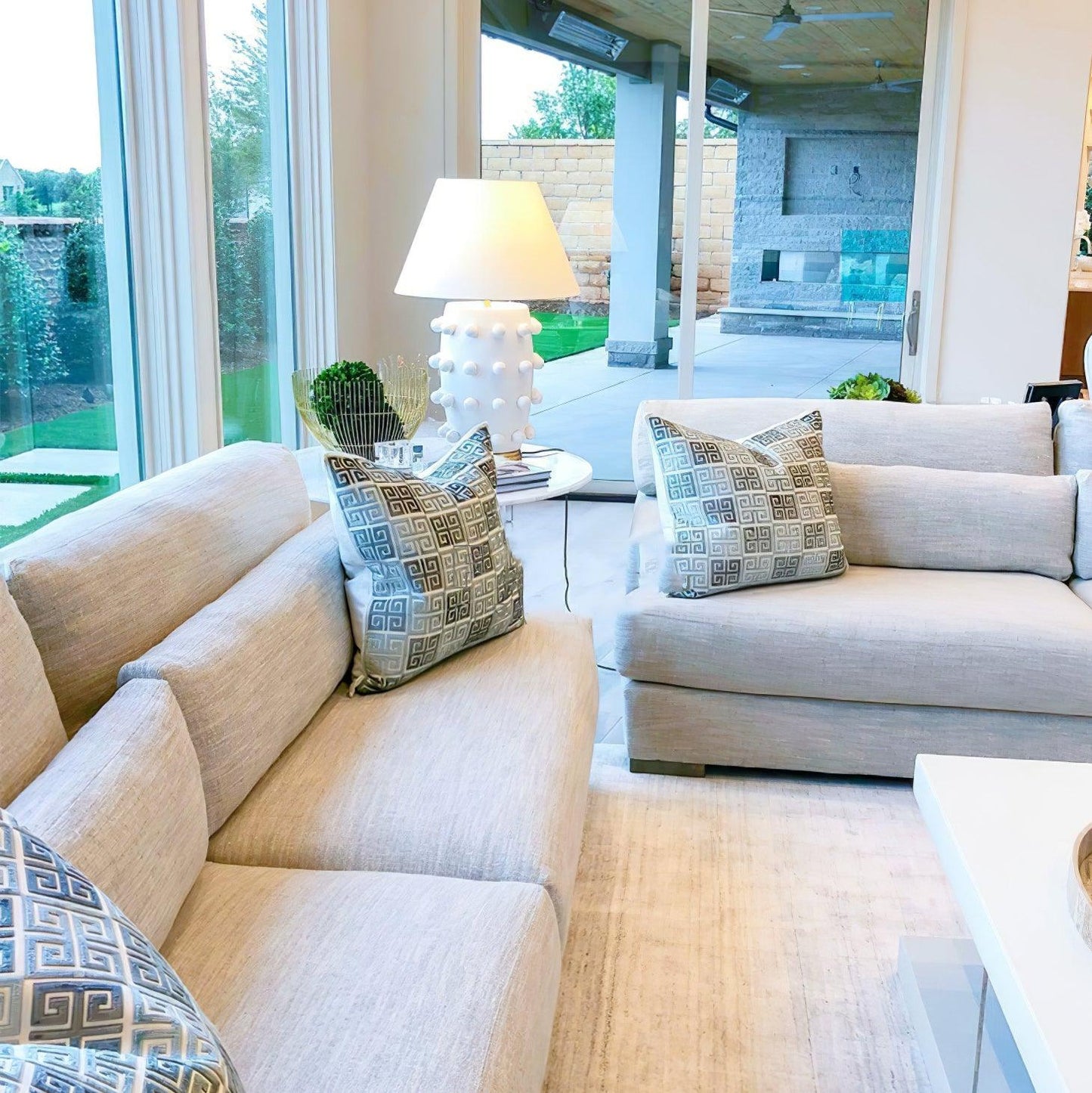 Polka Dot Porcelain Table Lamp White Fabric LED Indoor Lighting