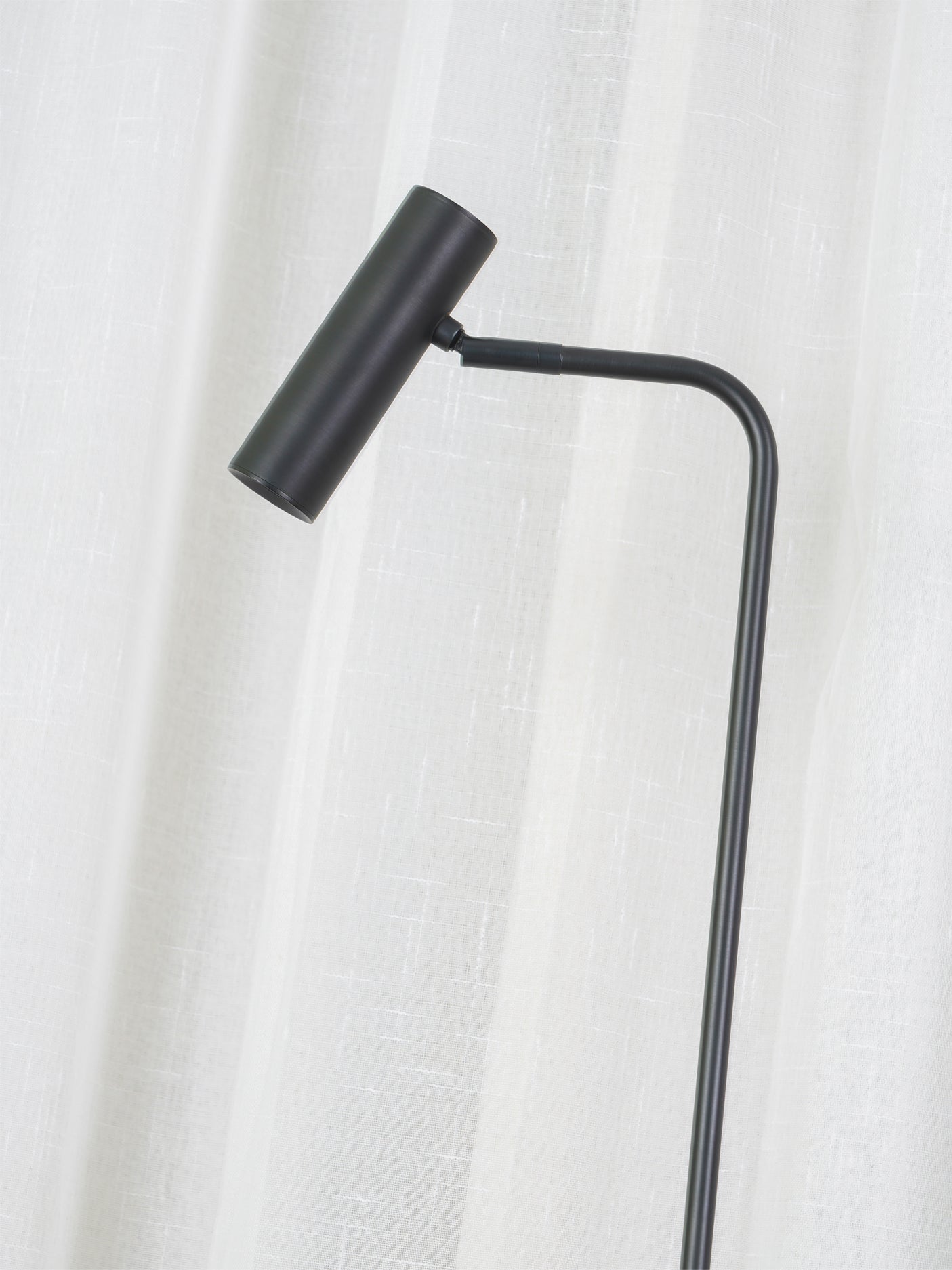 Minimal Torris Floor Lamp With Adjustable LED