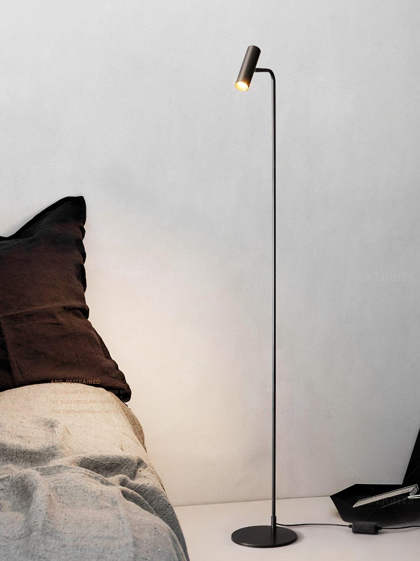 Minimal Torris Floor Lamp With Adjustable LED