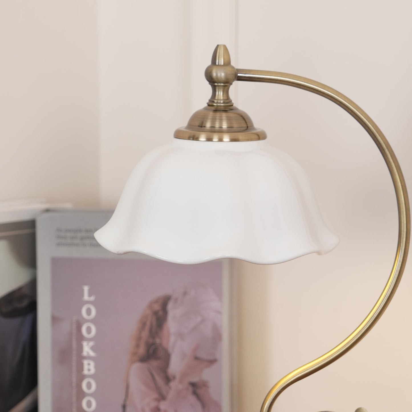 Vintage Laiton Table Lamp White Ceramic Gold Walnut LED Desk Lighting